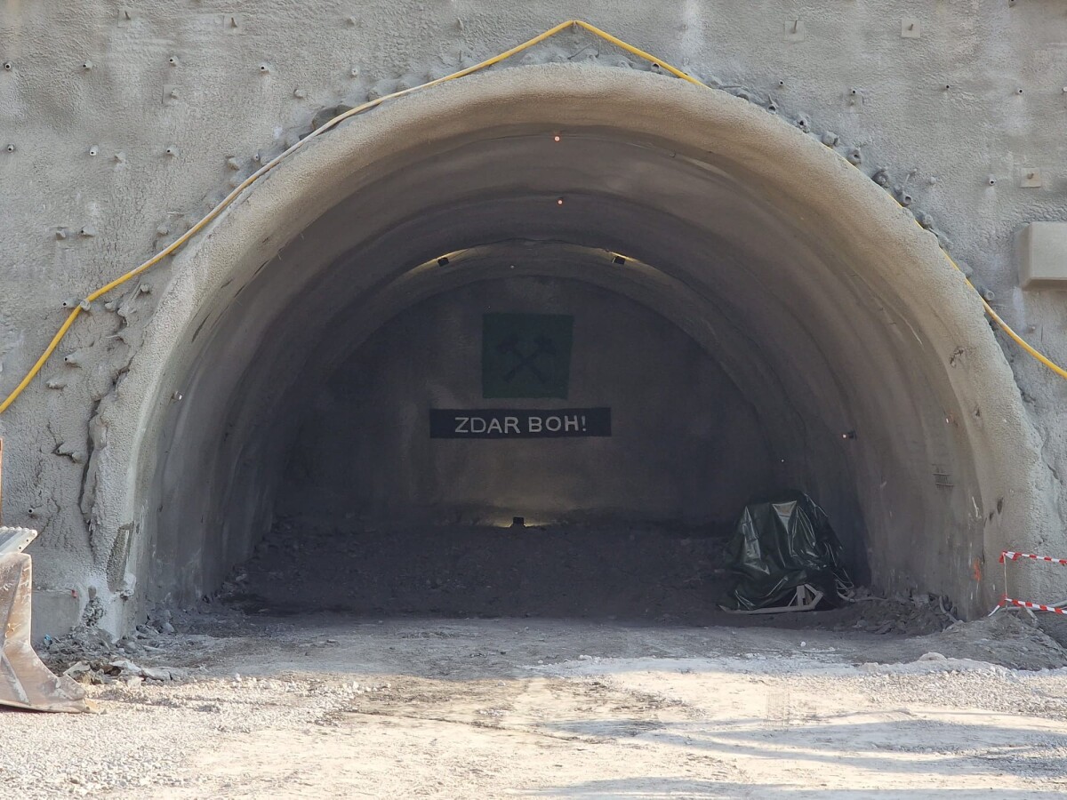 Tunel Čebrať