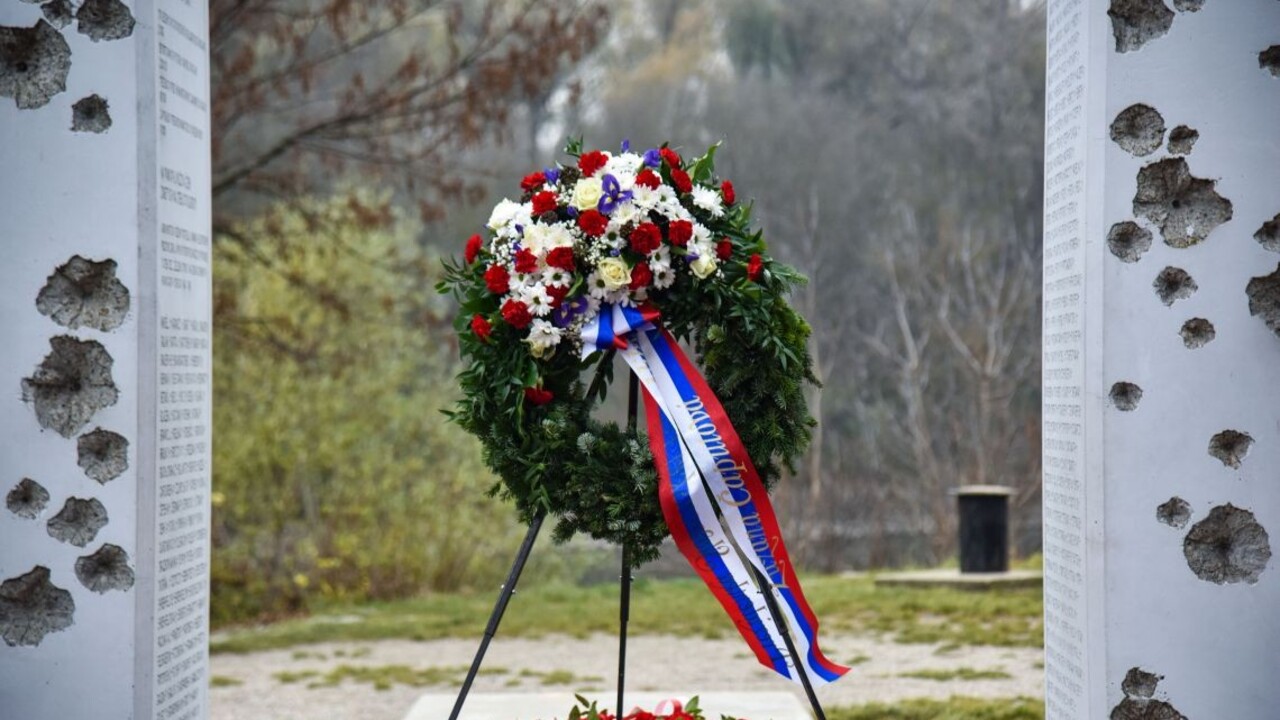 Od Nežnej revolúcie uplynie 33 rokov. Čaputová navštívila Česko, stretla sa so Zemanom