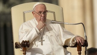 Pápež verí v mier medzi Ruskom a Ukrajinou. Vatikán je pripravený sprostredkovať koniec konfliktu