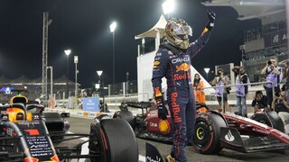 Verstappen vyhral záverečné preteky sezóny F1, triumfom v Abú Zabí potvrdil majstrovský titul