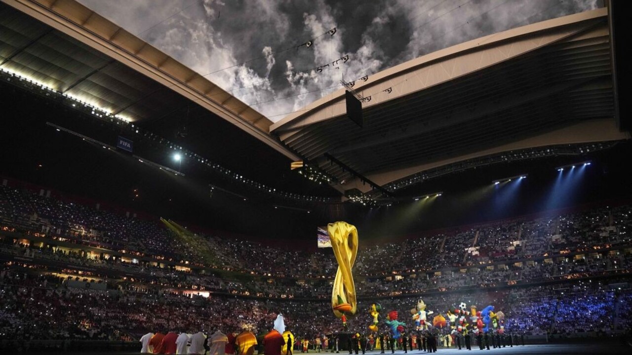 BBC neodvysielala otvárací ceremoniál z Kataru, ale príspevky kritizujúce usporiadateľskú krajinu