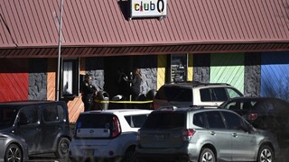 Motív streľby v gay klube v Colorade je nejasný, obvinený útočník odmieta spolupracovať