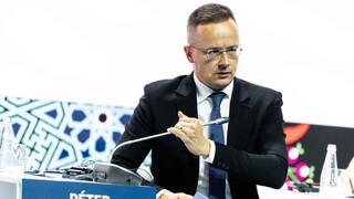 Šéf maďarskej diplomacie je napriek invázii na Ukrajinu znova v Rusku
