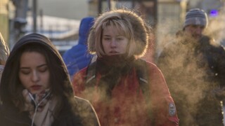 Ženy pomáhajú ženám. Internetová aukcia odštartovala na výstave v Slovenskej národnej galérii 