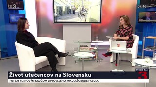 Na železničnej stanici v Kútoch vzniklo stanové mestečko pre utečencov, ktorých chytili na hraničných kontrolách. Ako vyzerá ich život u nás?