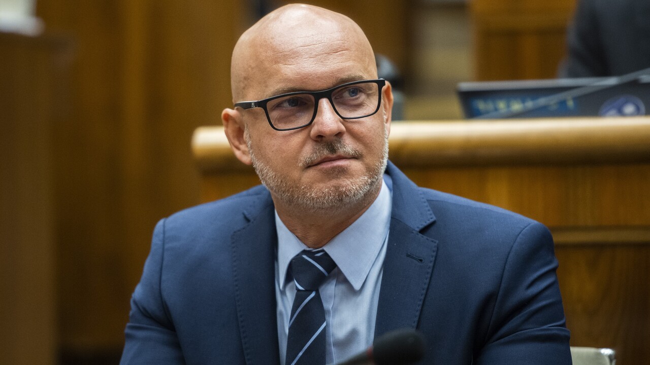 Gröhling upozornil, že ministerstvo školstva si neplní reformné povinnosti vyplývajúce z plánu obnovy