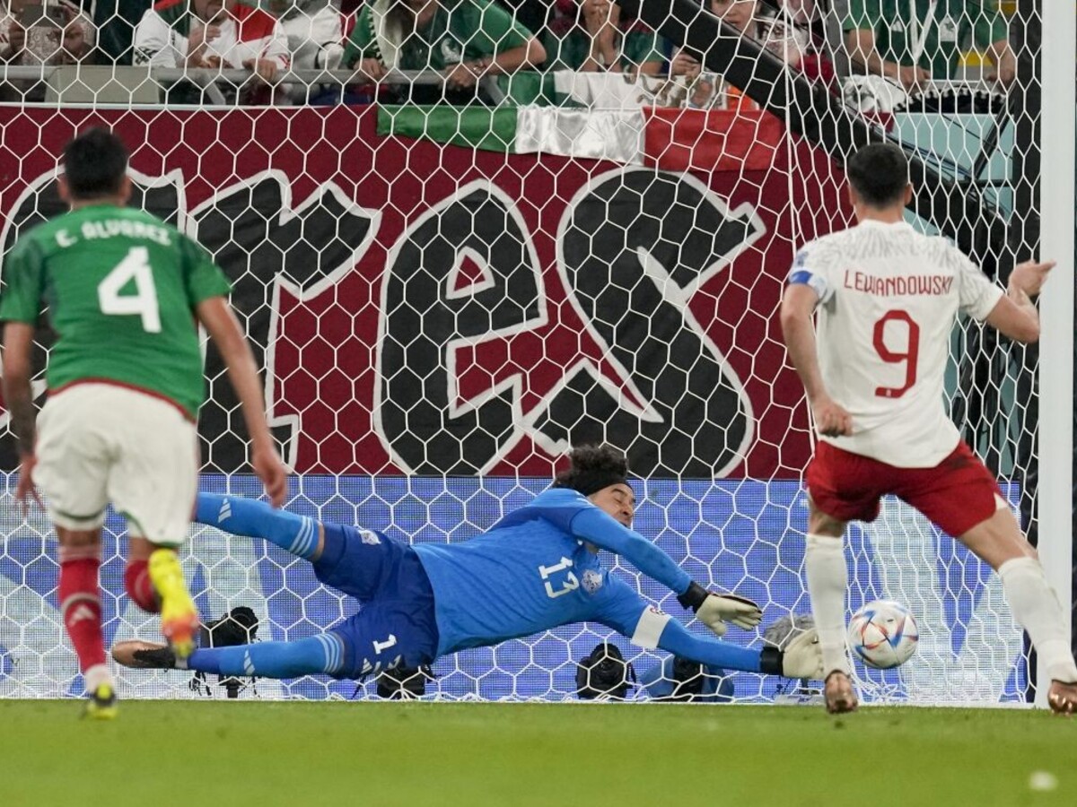 Mexiko remizovalo s Poľskom, Lewandowski nepremenil pokutový kop