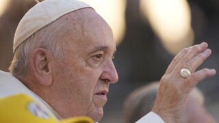 Modlime sa za mier, vyzval pápež. Vojnu na Ukrajine prirovnal k stalinskej genocíde