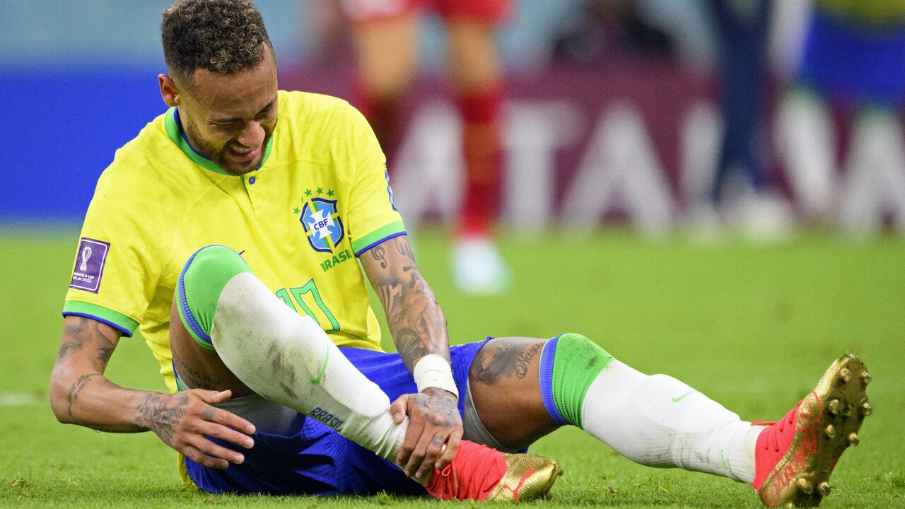 Obavy Brazílčanov sa naplnili. Neymar má poškodené väzy v členku, proti Švajčiarsku nenastúpi
