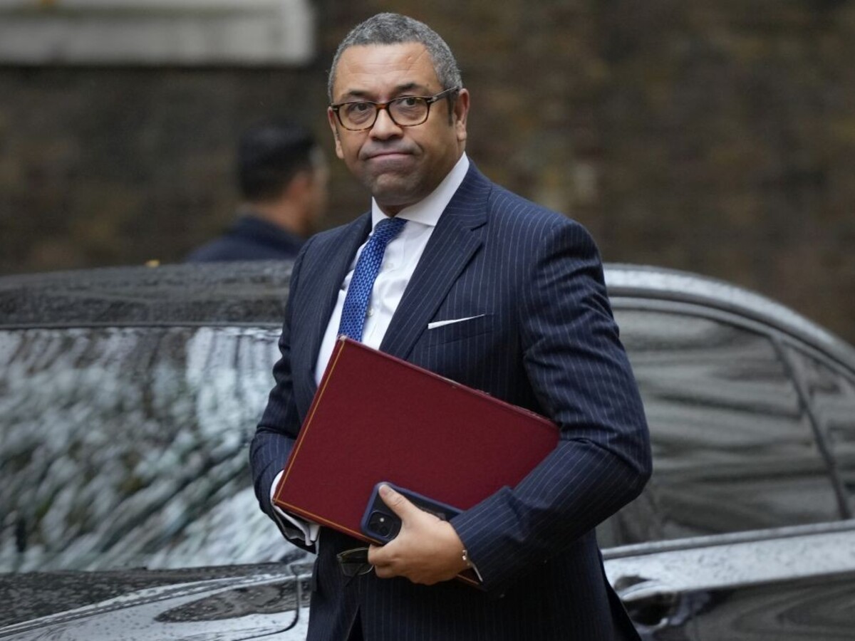 Britský minister zahraničia navštívil Kyjev. Ukrajine prisľúbil pomoc