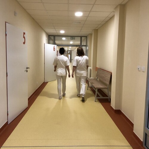 Detská nemocnica v Banskej Bystrici ruší plánované hospitalizácie. Dôvodom sú výpovede lekárov
