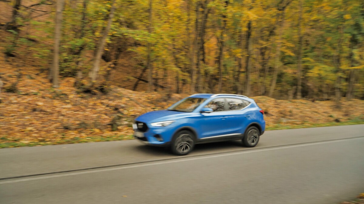 crossover MG ZS