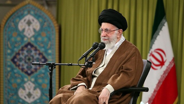 Neter najvyššieho iránskeho duchovného vodcu vyzvala svet, aby sa dištancoval od kontaktov s Iránom