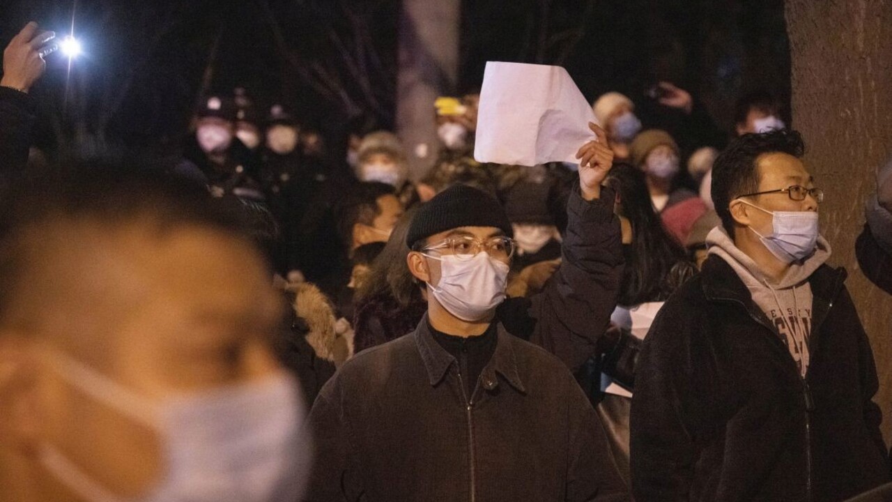 Číňania sú pri kritike vlády vynaliezaví, nástrojom protestu sa stali čisté papiere a slovné hračky