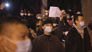 Číňania sú pri kritike vlády vynaliezaví, nástrojom protestu sa stali čisté papiere a slovné hračky