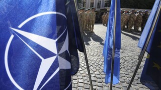 NATO bude v Bukurešti diskutovať o vzťahoch s Čínou, chce obmedziť ekonomickú závislosť