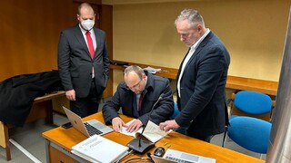 Visolajský dúfa, že prezidentka podpíše legislatívu týkajúcu sa platov čo najskôr