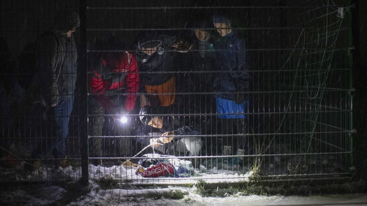 V prvý zimný deň je bez elektriny skoro šesť miliónov občanov, informoval Zelenskyj