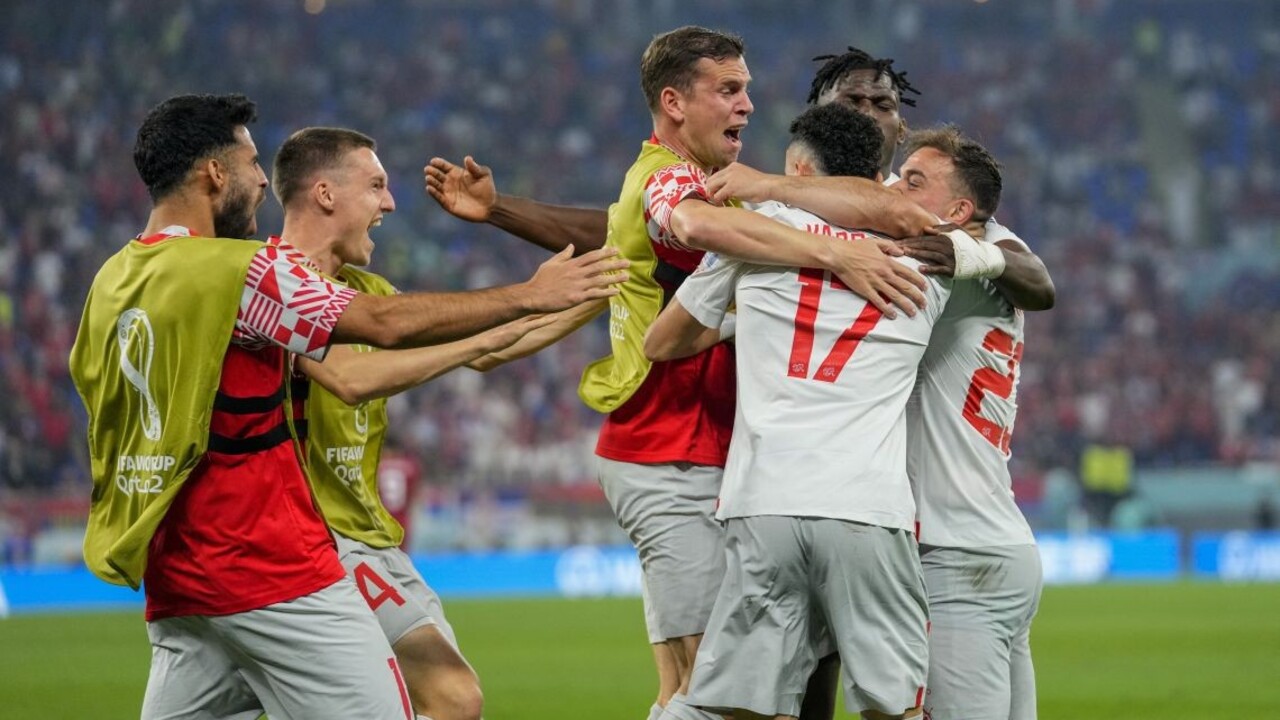 Srbi viedli, no nakoniec nestačili na Švajčiarov, ktorí postúpili do osemfinále