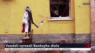 Vandali pri Kyjeve vyrezali z fasády Banksyho dielo. Vraj ho chceli predať a peniaze poslať armáde