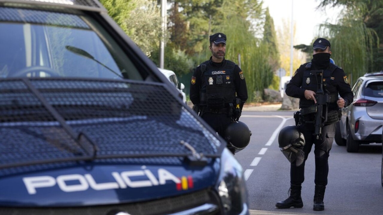 Španieli našli tri podozrivé obálky pre ukrajinské konzuláty, obsahovali zvieracie oči