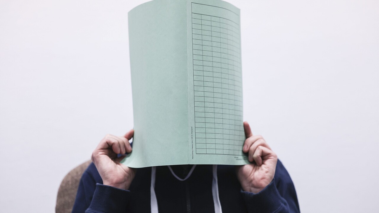 V Nemecku sa začal súd s mužom, ktorý je obžalovaný z 99 prípadov zneužívania. Privyrábal si ako opatrovateľ detí