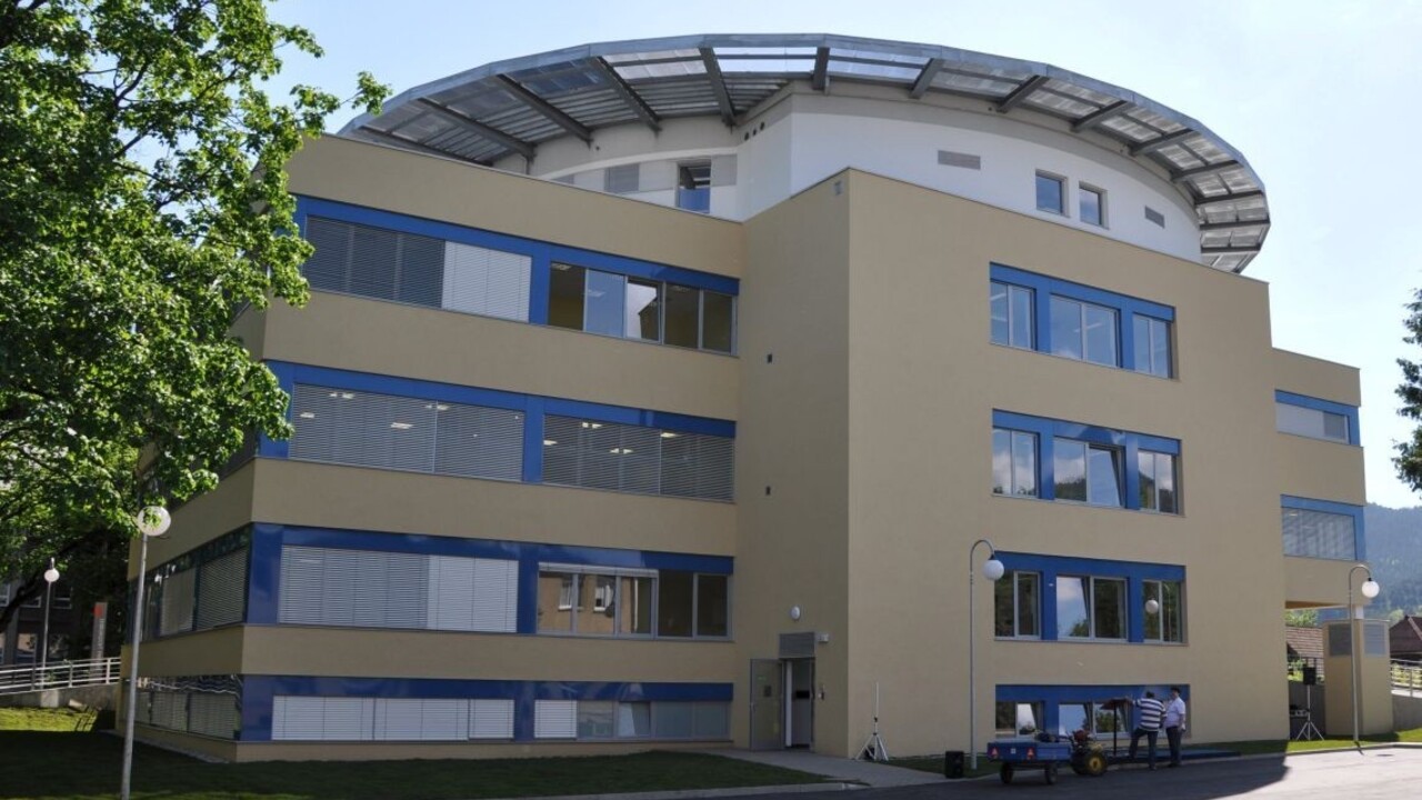 Zdravotníkov nahradili robotníci. Ústredná vojenská nemocnica v Ružomberku sa dočkala rekonštrukcie
