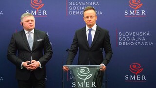 Fico vystúpil na spoločnej tlačovke so Szijjártóom: EÚ nemôže Maďarsko sankcionovať za názory