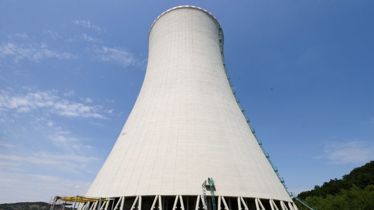 Tretí blok atómovej elektrárne Mochovce nepracuje, objavili na ňom chybu