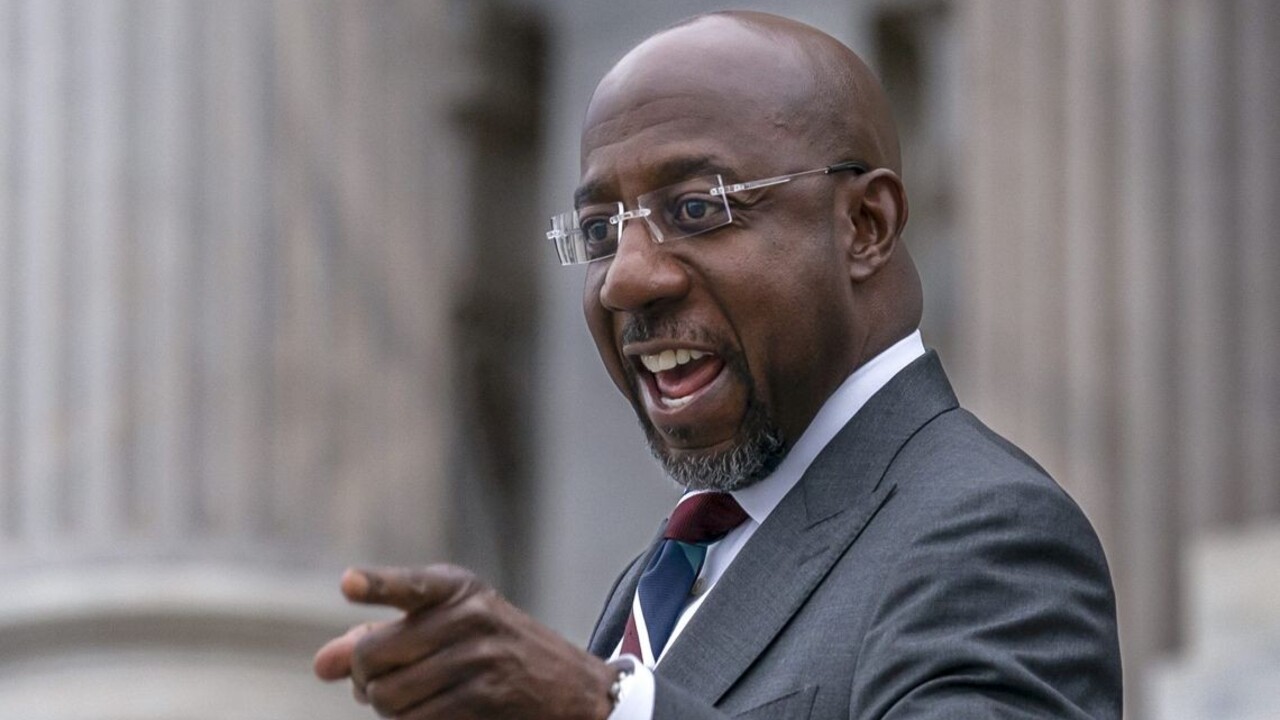 Warnockovo víťazstvo dláždi demokratom cestu novým volebným bojiskom, píše The New York Times