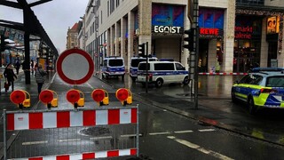 Polícia v Drážďanoch oslobodila rukojemníkov, útočník podľahol zraneniam