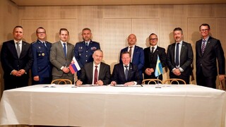 Slovensko uzavrelo so Švédskom zmluvu, nakúpi 152 pásových obrnených vozidiel
