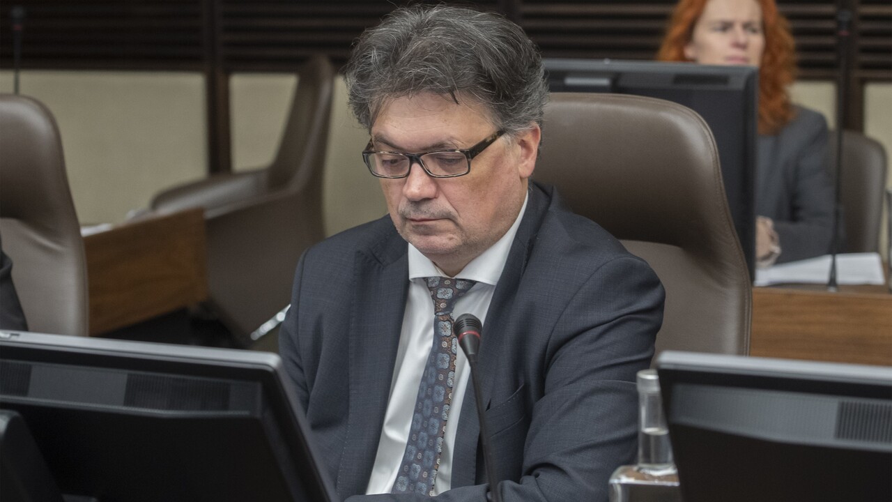 Učitelia peniaze dostanú, aj keby rozpočet neprešiel, ubezpečil Horecký. Valorizácia miezd je totiž daná zákonom