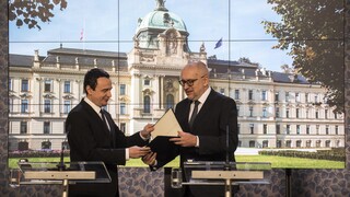 Kosovo vidí svoju budúcnosť v EÚ. Premiér Albin Kurti odovzdal v Prahe oficiálnu prihlášku