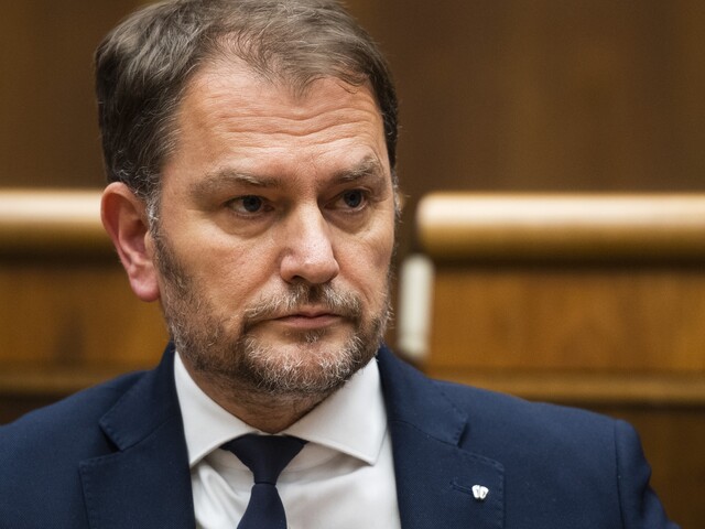 Matovič si rozmyslel podanie demisie. Vedúcemu prezidentskej kancelárie ju vytrhol z rúk