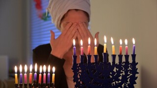 Čo robia počas Vianoc moslimovia či pohania? Budhisti zdobia figovník, židia zapaľujú sviečky