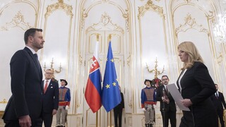 V politike: Chaos na Slovensku pokračuje. Vláda padla, prijatie zákona roka je ohrozené