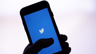 Twitter zaznamenal výpadky po zmene pravidiel pre platiacich používateľov