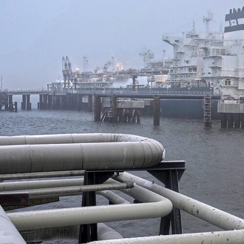 Nemci spustili prevádzku prvého terminálu na LNG. Je kľúčový pre našu bezpečnosť, uviedol Scholz