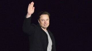 Musk sa podriadil výsledku ankety, aby odstúpil. Hľadá nového šéfa Twitteru