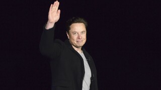 Musk je opäť najbohatším človekom na svete, predbehol francúzskeho magnáta Arnaulta