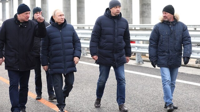 Putin navštívil Kerčský most 5. decembra, prišiel skontrolovať rekonštrukciu