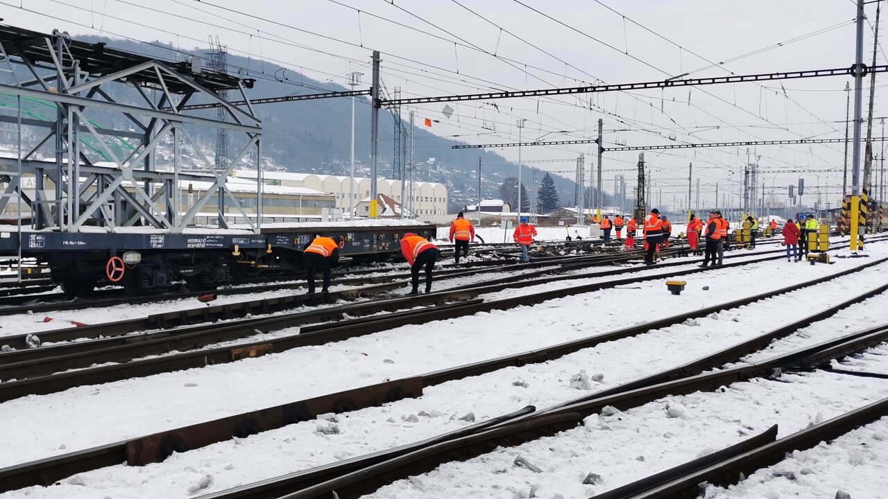 V Žiline obnovili dopravu po nehode nákladného vlaku. Udalosť spôsobila meškanie 70 spojov