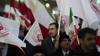 Za účasť na protivládnych protestoch hrozí poprava desiatkam osôb vrátane iránskeho futbalistu, informuje CNN