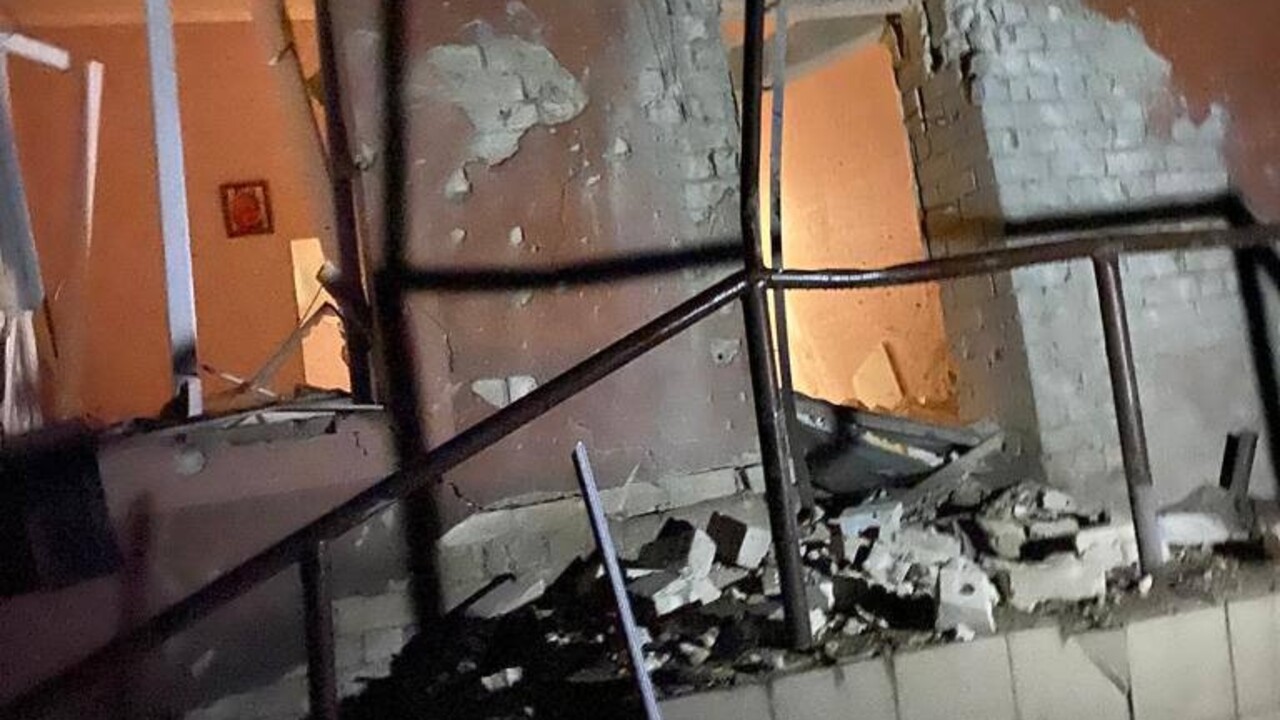 Rusi zasiahli pôrodnicu v Chersone. Lekári pred útokom ukončili cisársky rez