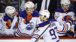 NHL: Calgary podľahlo Edmontonu, McDavid má na konte už 67 bodov