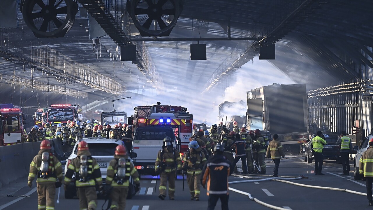 Požiar v cestnom tuneli pri Soule si vyžiadal minimálne šesť obetí. Ďalších takmer 40 ľudí je zranených
