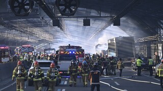 Požiar v cestnom tuneli pri Soule si vyžiadal minimálne šesť obetí. Ďalších takmer 40 ľudí je zranených