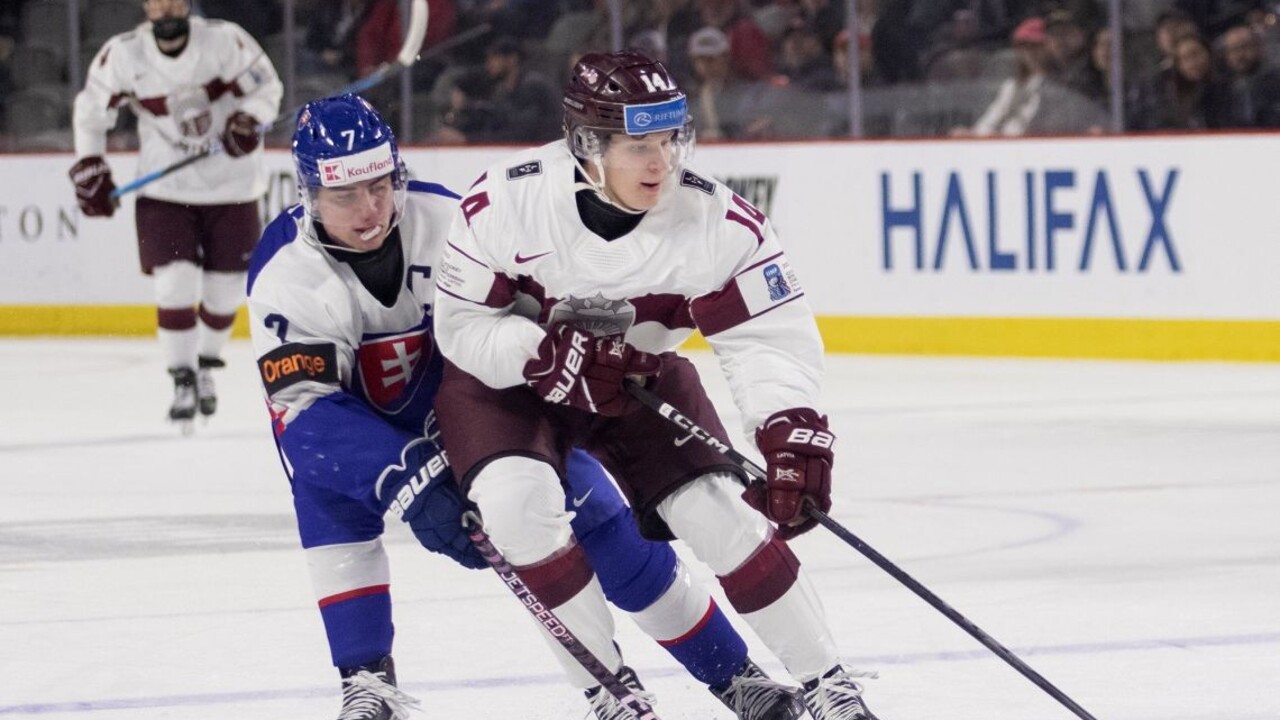 Juniorský hokejový šampionát: Slovenská dvadsiatka zdolala Lotyšsko a postúpila do štvrťfinále