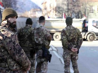 Kosovský premiér Kurtina vyzval na posilnenie mierovej misie NATO v Kosove